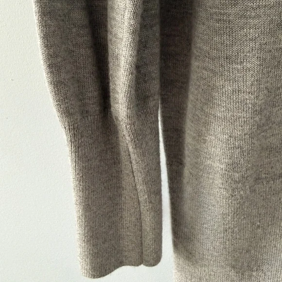 White House Black Market Gray V-Neck Cashmere Blend Sweater – Size L - Picture 6 of 14